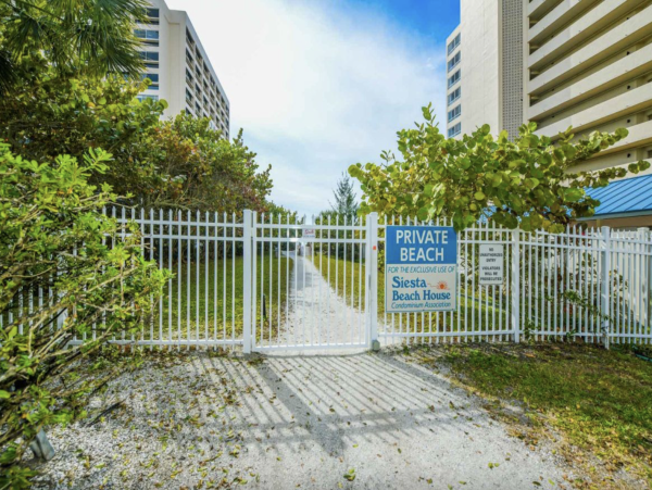 Siesta Key Vacation Rental Townhome One Minute to Beach